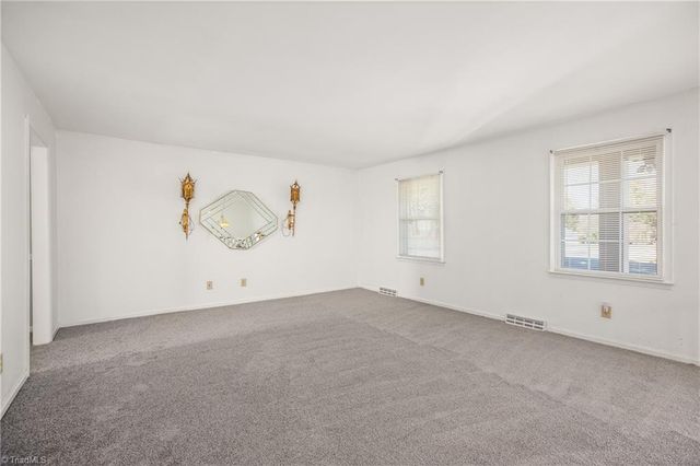 124 Kingston Avenue, Kernersville, NC 27284