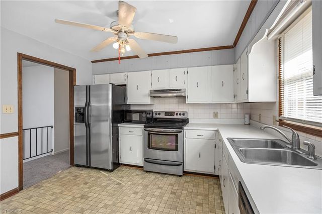 124 Kingston Avenue, Kernersville, NC 27284