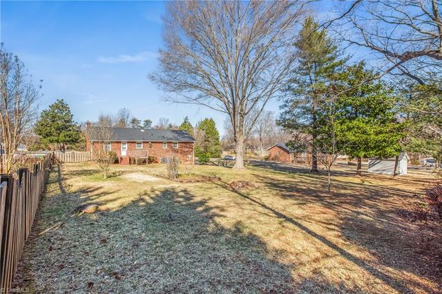 124 Kingston Avenue, Kernersville, NC 27284