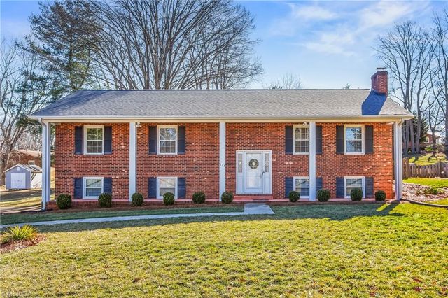 124 Kingston Avenue, Kernersville, NC 27284