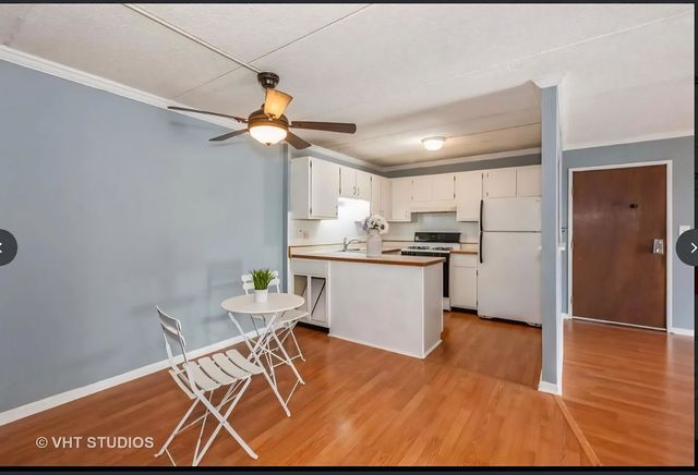 5S066 Pebblewood Lane B9, Naperville, IL 60563