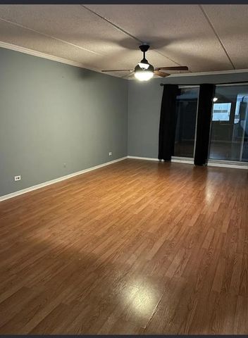5S066 Pebblewood Lane B9, Naperville, IL 60563