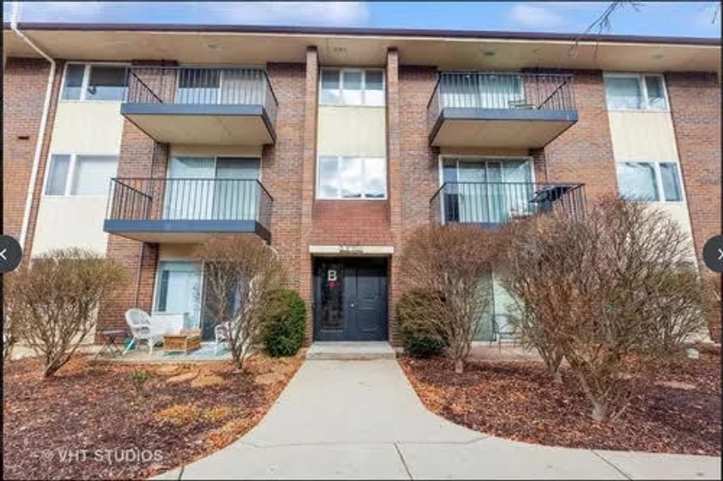 5S066 Pebblewood Lane B9, Naperville, IL 60563
