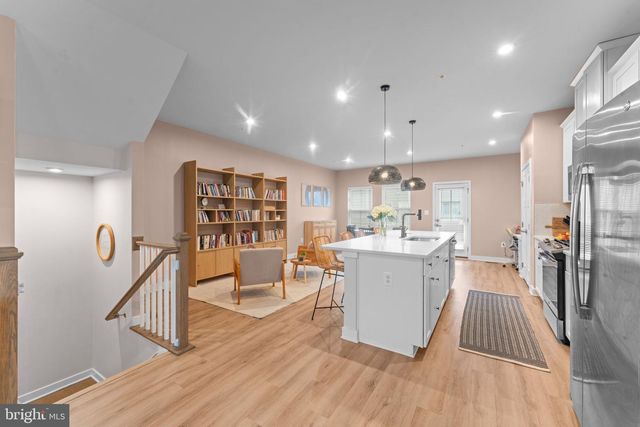 160 LYONS CREEK DR, Laurel, MD 20708