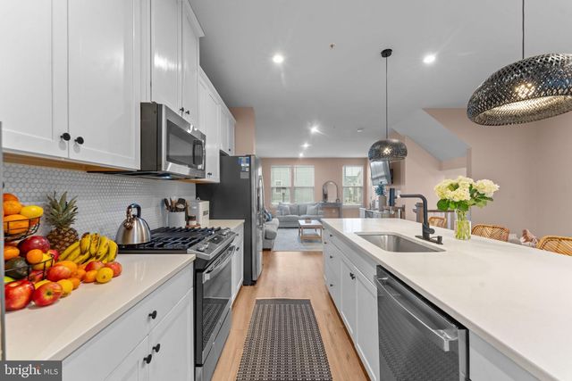 160 LYONS CREEK DR, Laurel, MD 20708