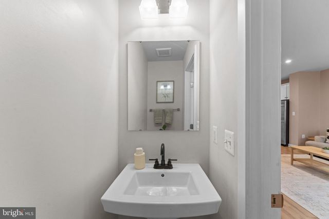 160 LYONS CREEK DR, Laurel, MD 20708