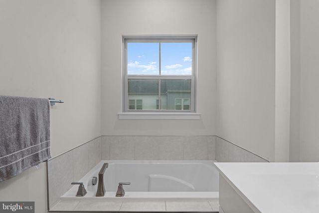 160 LYONS CREEK DR, Laurel, MD 20708