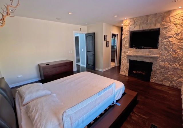 2519 Parkwood Lane, Des Plaines, IL 60018