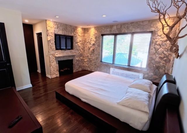 2519 Parkwood Lane, Des Plaines, IL 60018