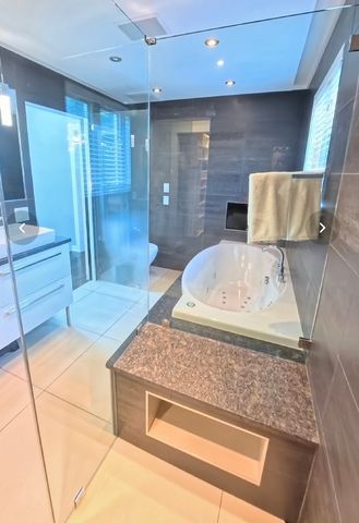 2519 Parkwood Lane, Des Plaines, IL 60018