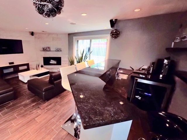 2519 Parkwood Lane, Des Plaines, IL 60018