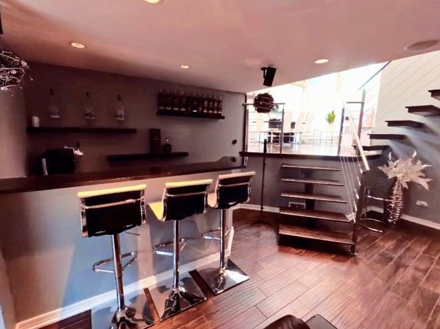 2519 Parkwood Lane, Des Plaines, IL 60018