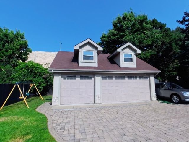 2519 Parkwood Lane, Des Plaines, IL 60018