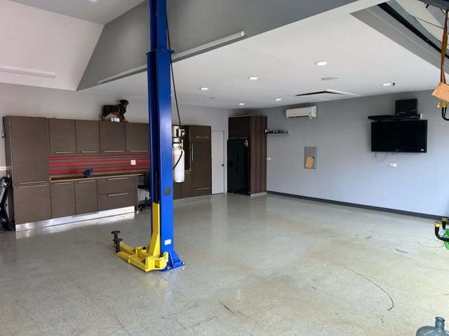2519 Parkwood Lane, Des Plaines, IL 60018