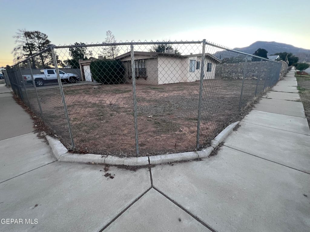 4904 Winthrop Drive, El Paso, TX 79924
