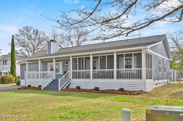 322 NE 57th Street, Oak Island, NC 28465
