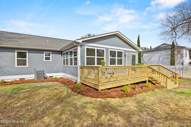 322 NE 57th Street, Oak Island, NC 28465