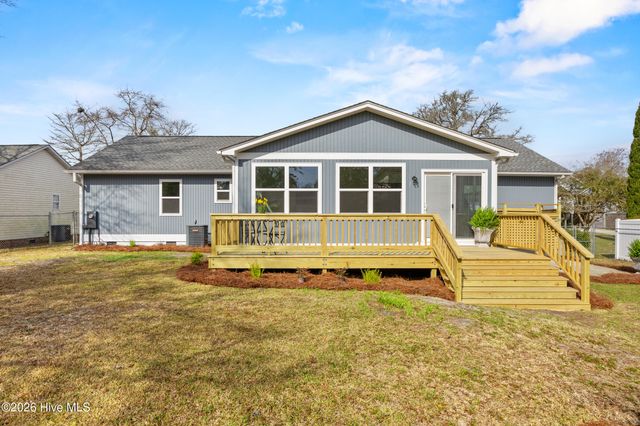 322 NE 57th Street, Oak Island, NC 28465