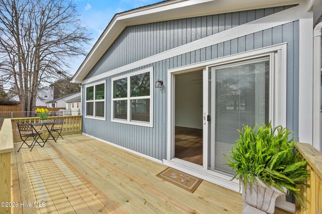 322 NE 57th Street, Oak Island, NC 28465