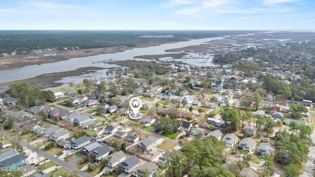 322 NE 57th Street, Oak Island, NC 28465