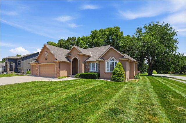 213 Blackjack Avenue, Lone Jack, MO 64070