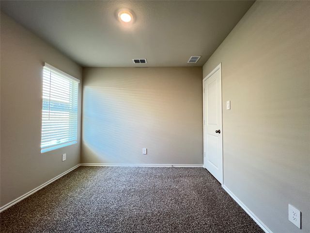 5557 Rollins Drive, Krum, TX 76249