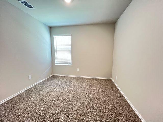 5557 Rollins Drive, Krum, TX 76249