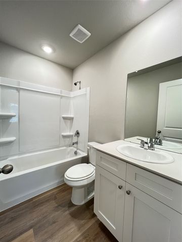 5557 Rollins Drive, Krum, TX 76249