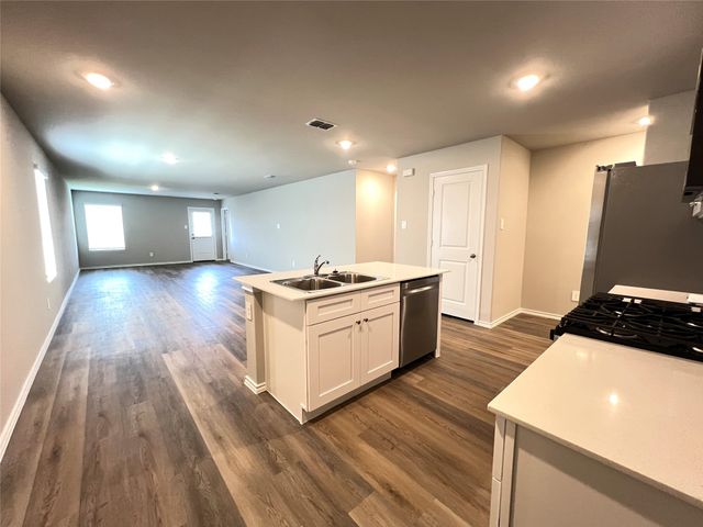 5557 Rollins Drive, Krum, TX 76249