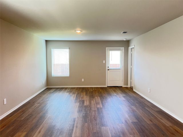 5557 Rollins Drive, Krum, TX 76249