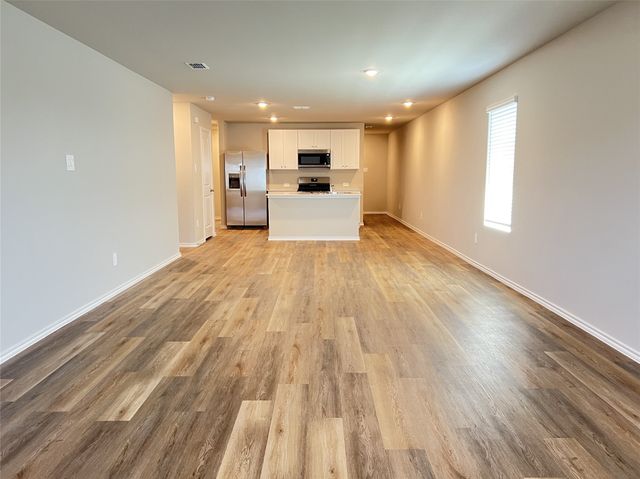 5557 Rollins Drive, Krum, TX 76249