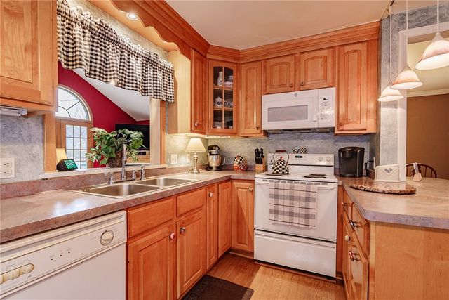 27 South Avenue, Perinton, NY 14450