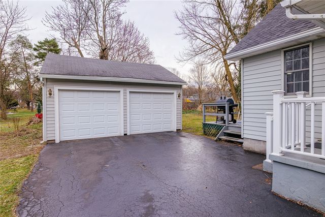 27 South Avenue, Perinton, NY 14450