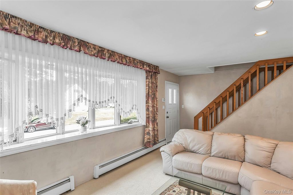 472 Chelsea Avenue, West Babylon, NY 11704 — photo 2