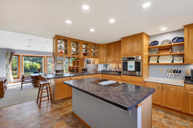 3129 Keithbridge Circle, Mount Horeb, WI 53572