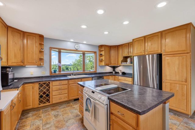 3129 Keithbridge Circle, Mount Horeb, WI 53572