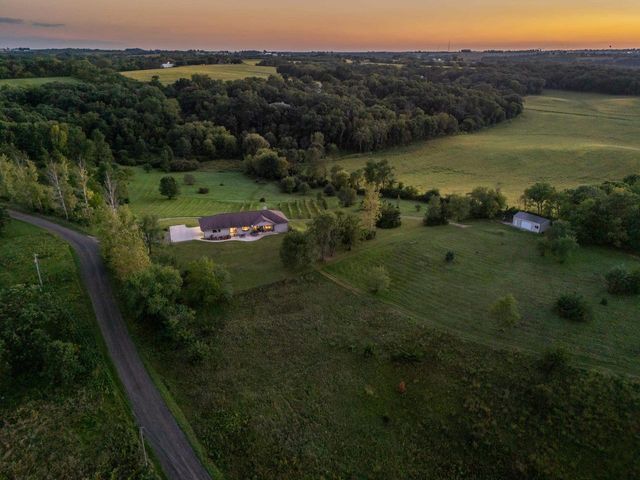 3129 Keithbridge Circle, Mount Horeb, WI 53572