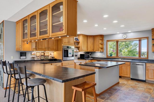 3129 Keithbridge Circle, Mount Horeb, WI 53572