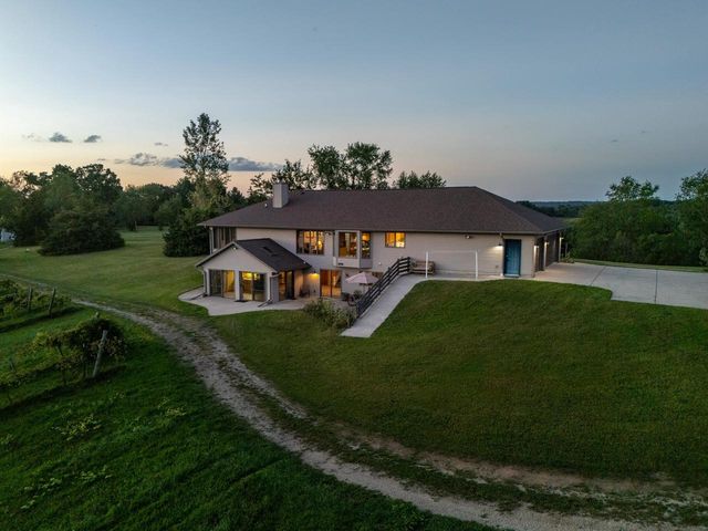 3129 Keithbridge Circle, Mount Horeb, WI 53572