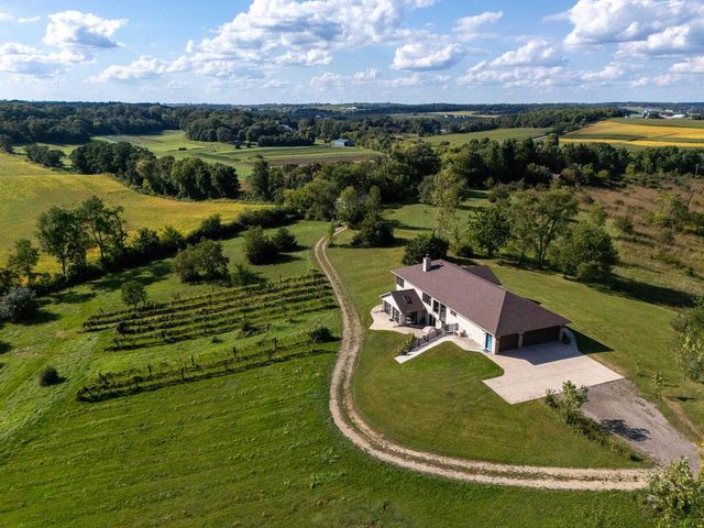 3129 Keithbridge Circle, Mount Horeb, WI 53572