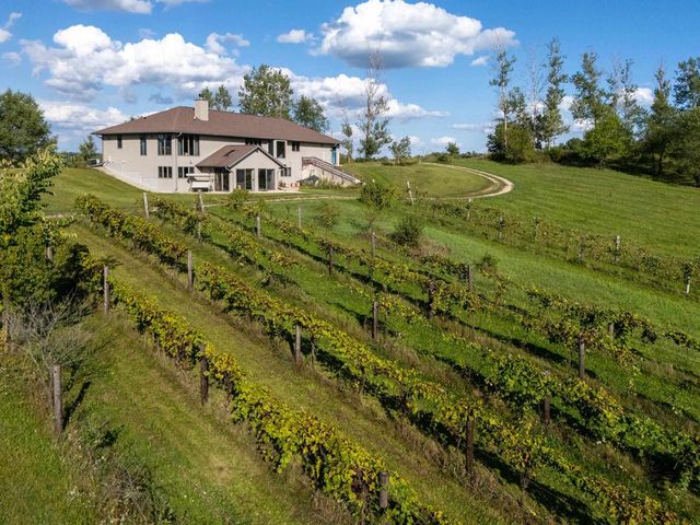 3129 Keithbridge Circle, Mount Horeb, WI 53572