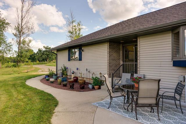 3129 Keithbridge Circle, Mount Horeb, WI 53572