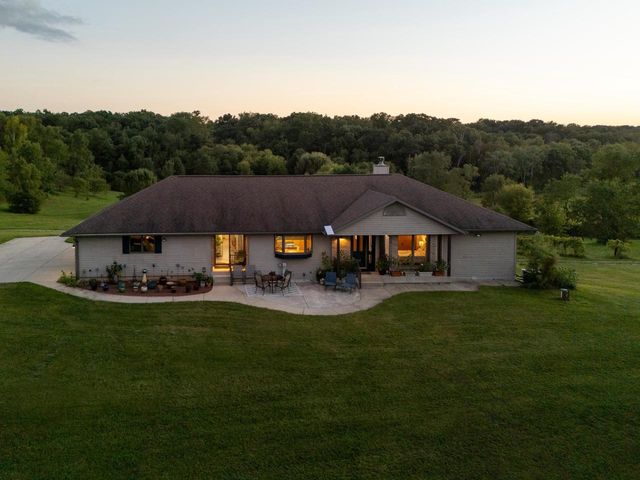 3129 Keithbridge Circle, Mount Horeb, WI 53572