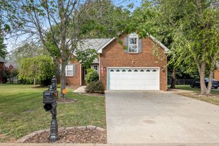 828 Renaissance Ave, Murfreesboro, TN 37129