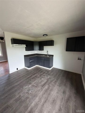 60 W Adams Drive, Cahokia, IL 62206