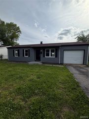 60 W Adams Drive, Cahokia, IL 62206