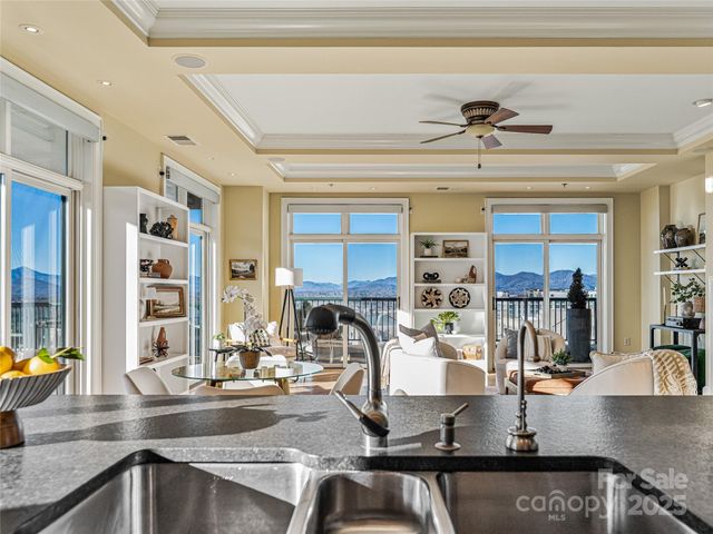 21 Battery Park Avenue 702, Asheville, NC 28801