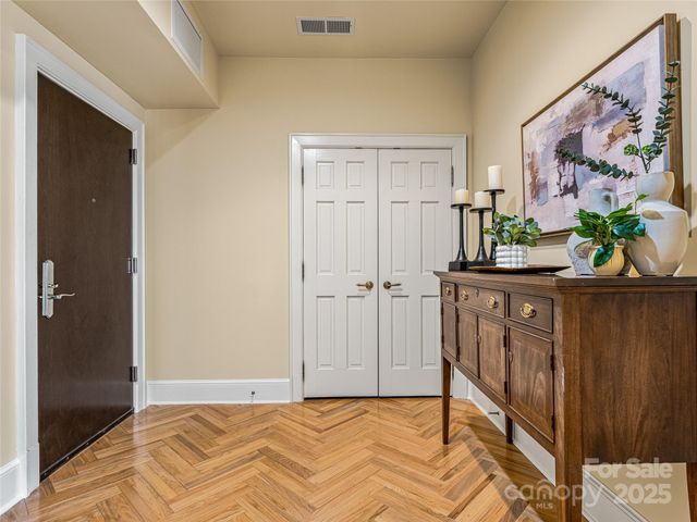 21 Battery Park Avenue 702, Asheville, NC 28801