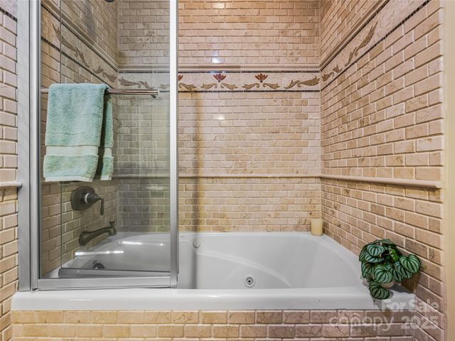 21 Battery Park Avenue 702, Asheville, NC 28801