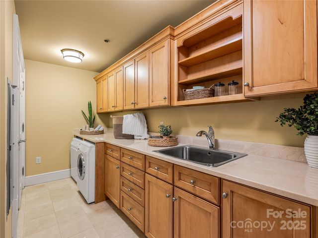 21 Battery Park Avenue 702, Asheville, NC 28801